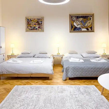 Picasso Xxl 100m2 Praga