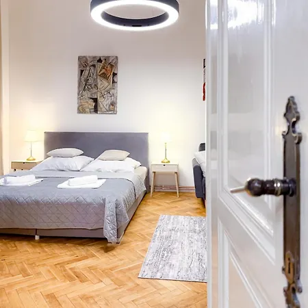 Picasso Xxl 100m2 Praga