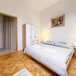 Picasso Xxl 100m2 Prag