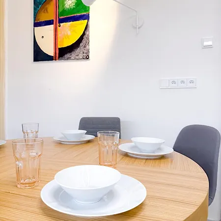 Picasso Xxl 100m2 Prague